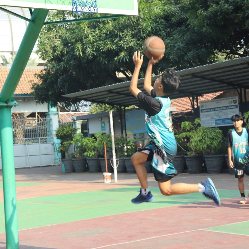 Kegiatan ekstrakurikuler Basket SMA Negeri 73 Jakarta