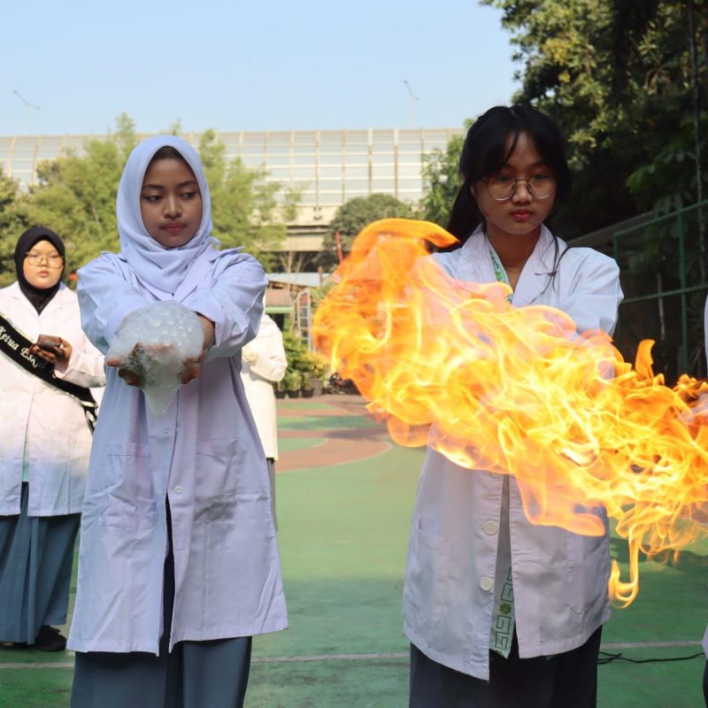 Kegiatan ekstrakurikuler KIR SMA Negeri 73 Jakarta